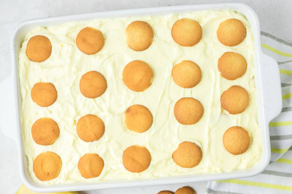 Banana pudding with sour cream with vanilla wafers.